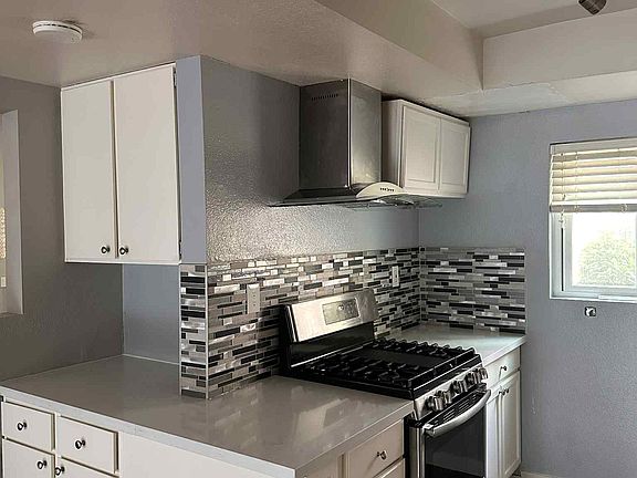 4th image of 1400 Bellevue Way SE APT 12