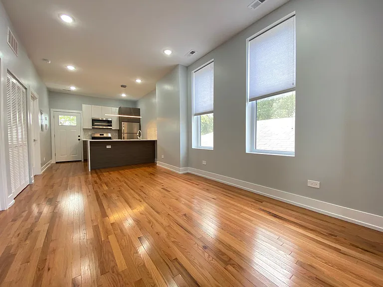2731 W Lexington St #1R — Photo 3