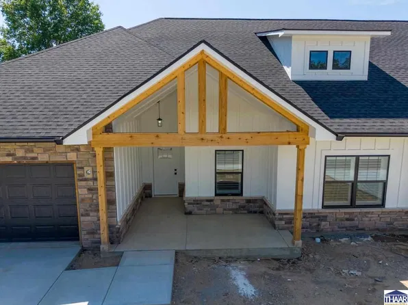 1765 Bear Creek Ln, Terre Haute, IN 47803