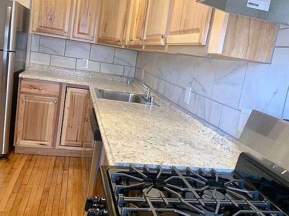 5th image of 306 Oak Grove St #21
