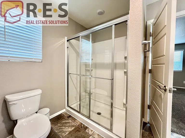 6902 Longpark Dr — Photo 14
