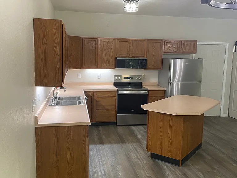 4866 Richmond Dr — Photo 36