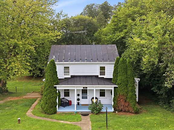 2nd image of 729 Rippon Village Dr