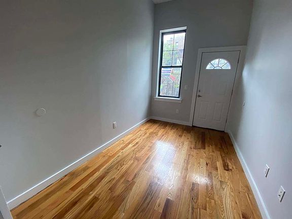 5th image of 330 Harman St #1B