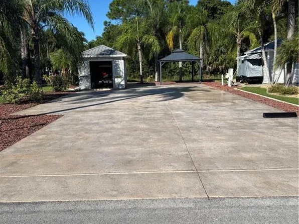 5770 Cypress Woods Resort DR, FORT MYERS, FL 33905