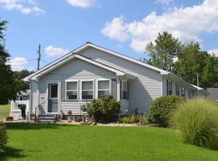 402 E Elm St, Albion, IL 62806