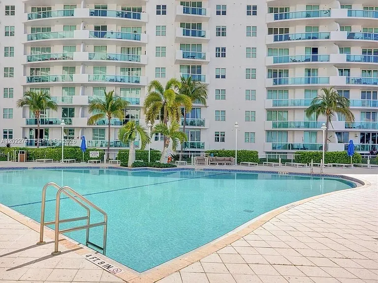 7900 Harbor Island Dr #523 — Photo 42