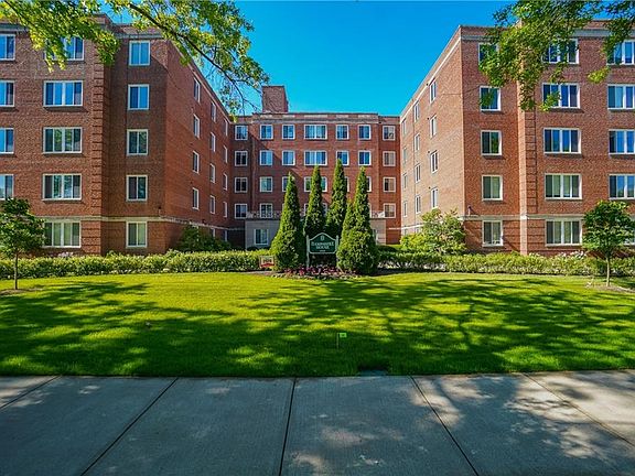 2nd image of 19425 Van Aken Blvd APT 212
