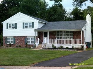 1387 Rowland Rd, Langhorne, PA 19047