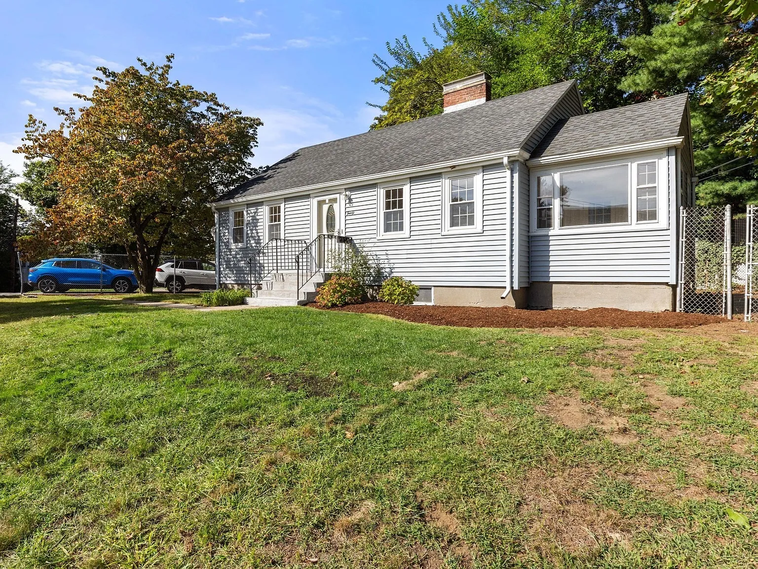 2 bed, 1.0 bath, 1600 sqft, $3,700 — Photo 2