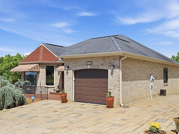 3rd image of 281 Rhonda Way