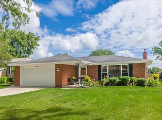 913 S Lancaster St, Mount Prospect, IL 60056