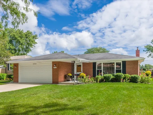 913 S Lancaster St, Mount Prospect, IL 60056