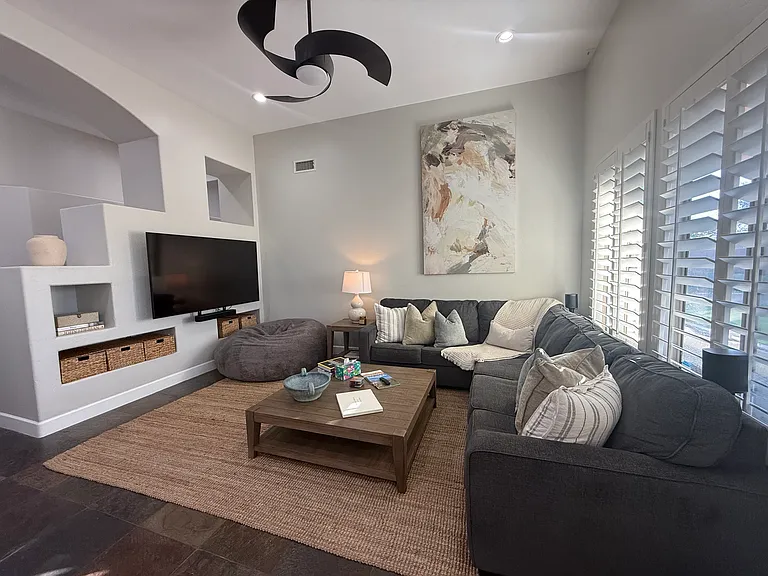 22410 N 46th Pl — Photo 5
