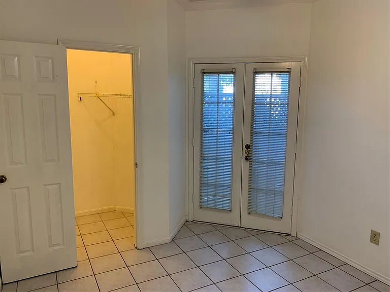 3111 Tom Green St #101 — Photo 11