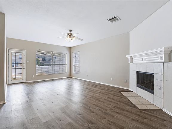 5th image of 1618 Mary Ln