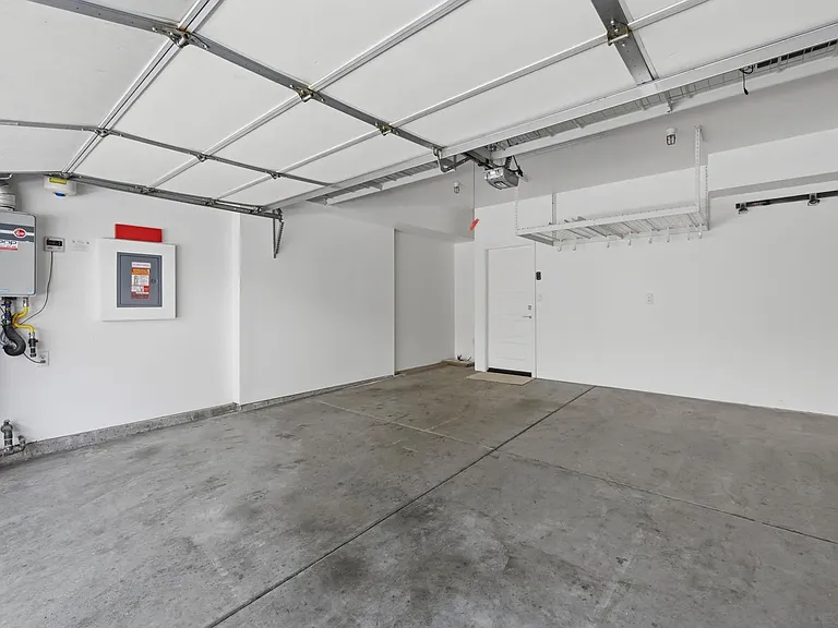 2440 Aperture Cir — Photo 25