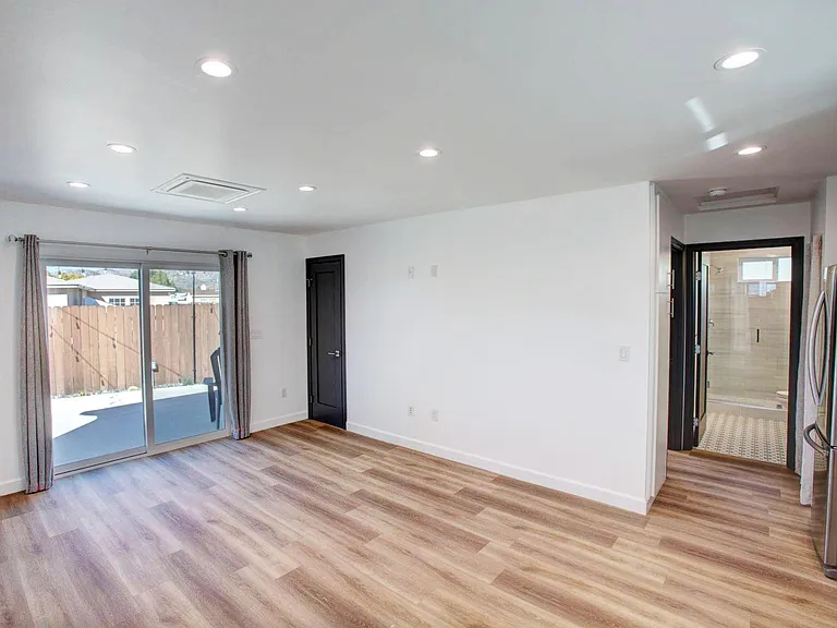 6275 Dana Ave — Photo 7