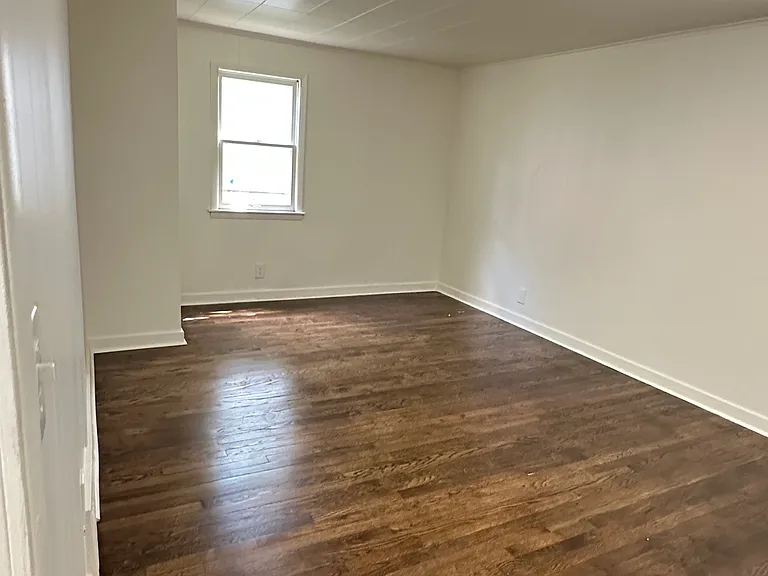 1517 S Hardy Ave — Photo 4