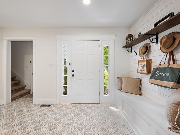 4th image of 2031 Spring Meadow Cir
