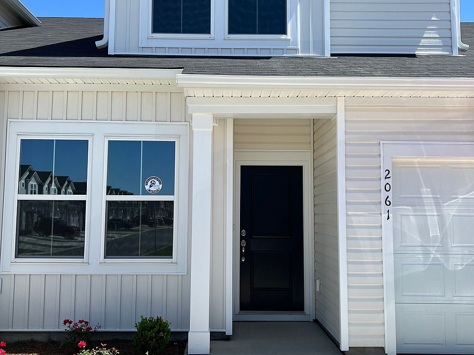 1st image of 2061 Victory Way