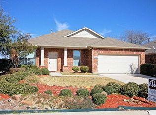 710 Fannin Ln, Mansfield, TX 76063