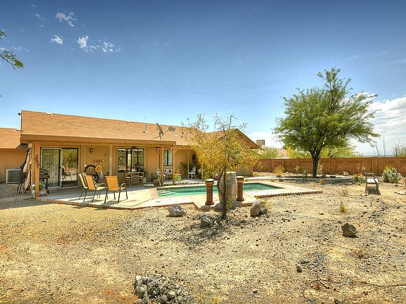 4th image of 2120 S Hermosa Dr