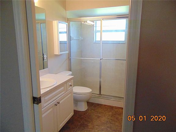5th image of 250 Dickens Ave