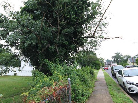 3rd image of Grant Ave