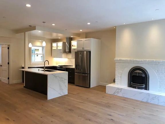 3rd image of 1100 Lombard St APT 1