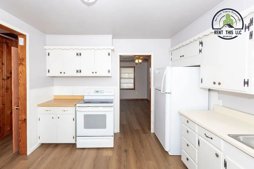 3 bed, $1,100 — Photo 3