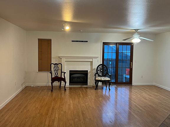 4th image of 1227 187th Street Ct E