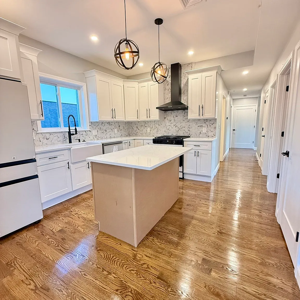 3 bed, 1.0 bath, 988 sqft, $3,650 — Photo 1