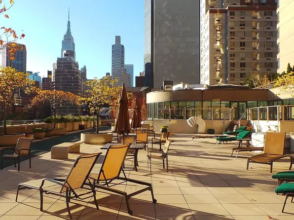 330 East 38th Street image 12 of 14