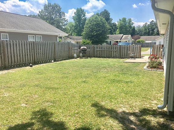 4th image of 1090 Sunburst Way NE