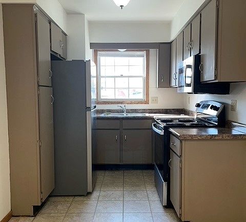 2nd image of 12 N Friendship Dr APT 44