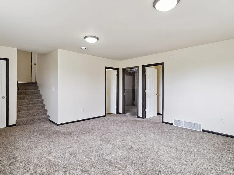 Town Square Townhomes — Photo 27