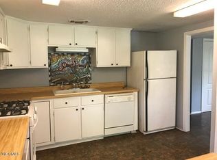 511 Azalea Ln, Ocean Springs, MS 39564