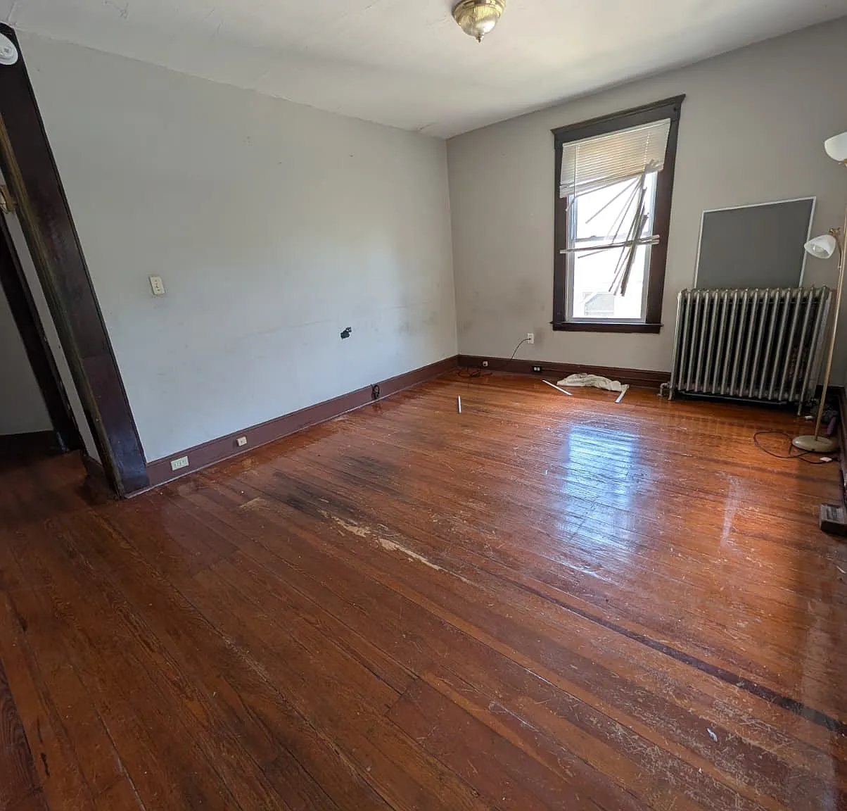 24 Hallock Ave — Photo 1