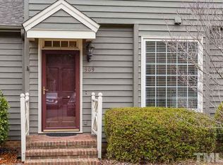 909 Albany Ct, Raleigh, NC 27615