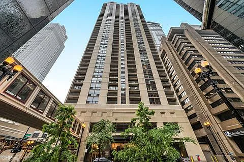 200 N Dearborn St #4002 — Photo 10