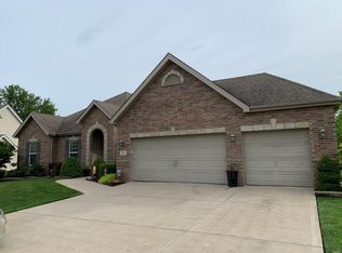 20 Waterfront Grv, Saint Charles, MO 63303