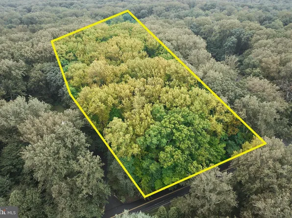 9113 Jeffery Rd, Great Falls, VA 22066