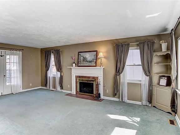 4th image of 817 Westminster Pl