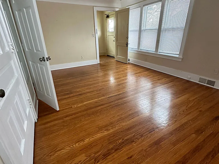 829 Miller Ave — Photo 20