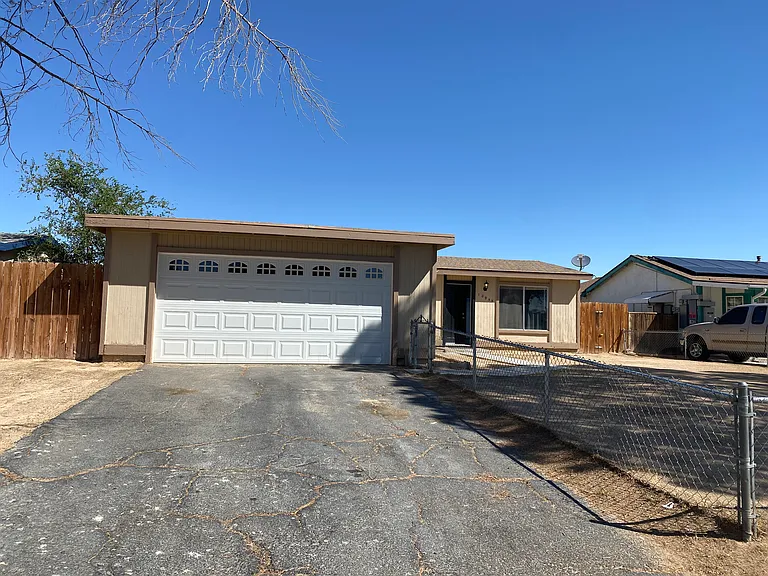 10933 Rome Beauty Dr — Photo 1