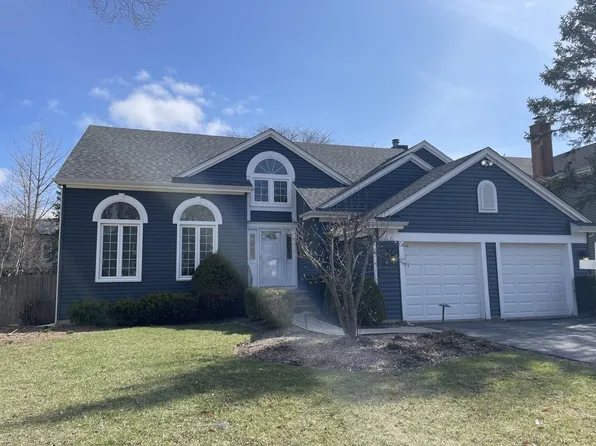 1078 Warren Ln, Vernon Hills, IL 60061