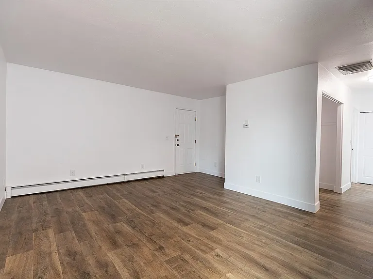 237 S Elm St #A — Photo 2