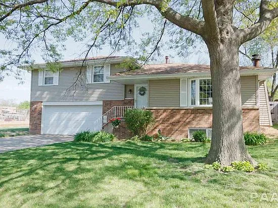 1819 W Latham Ln photo 1