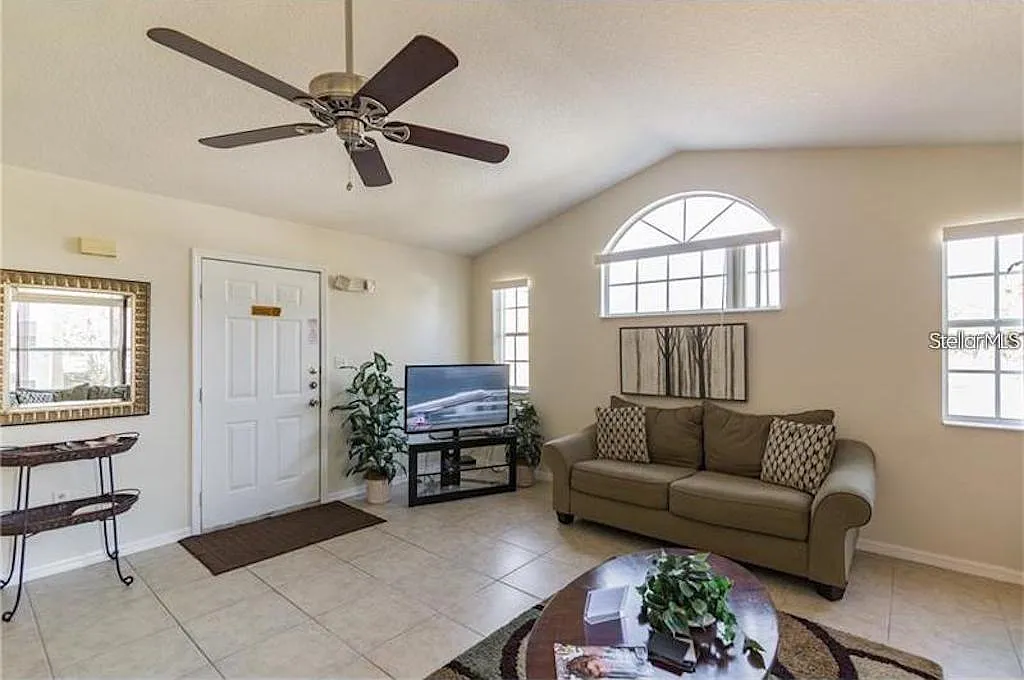 3 bed, 3.0 bath, 1434 sqft, $1,950 — Photo 4
